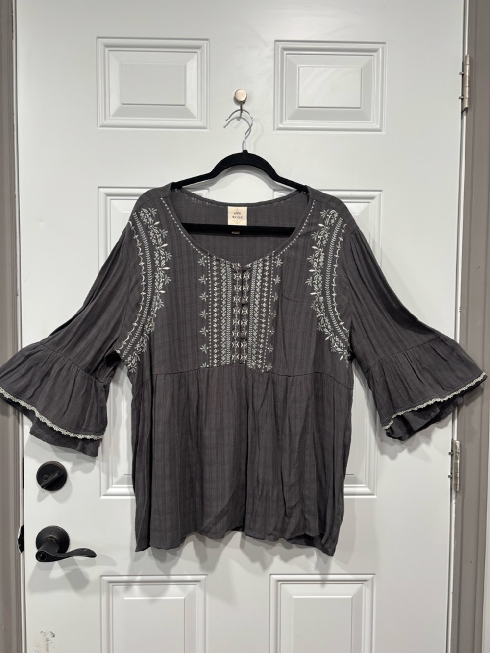 Knox Rose Charcoal Gray Embroidered Peasant Blouse